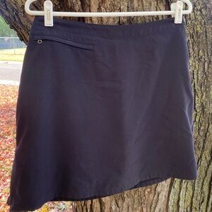 Patagonia skort women’s size 8 BLACK with adorable zip up sides
